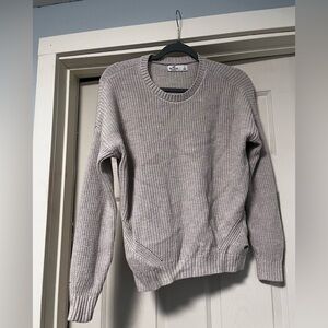 Hollister women’s cream sweater